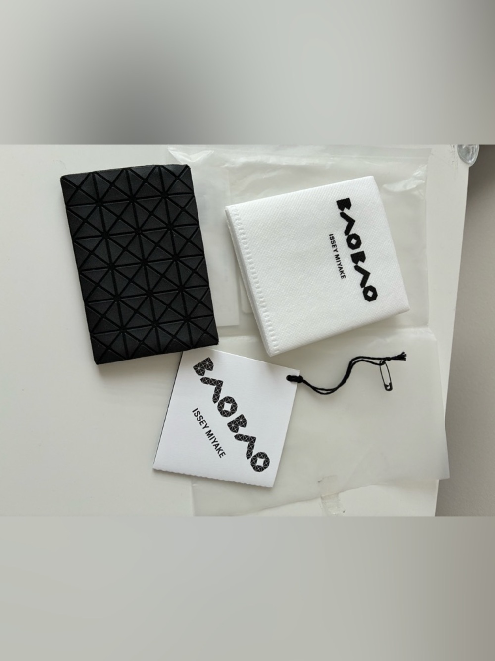 BAO BAO Issey Miyake Black Oyster Card Holder